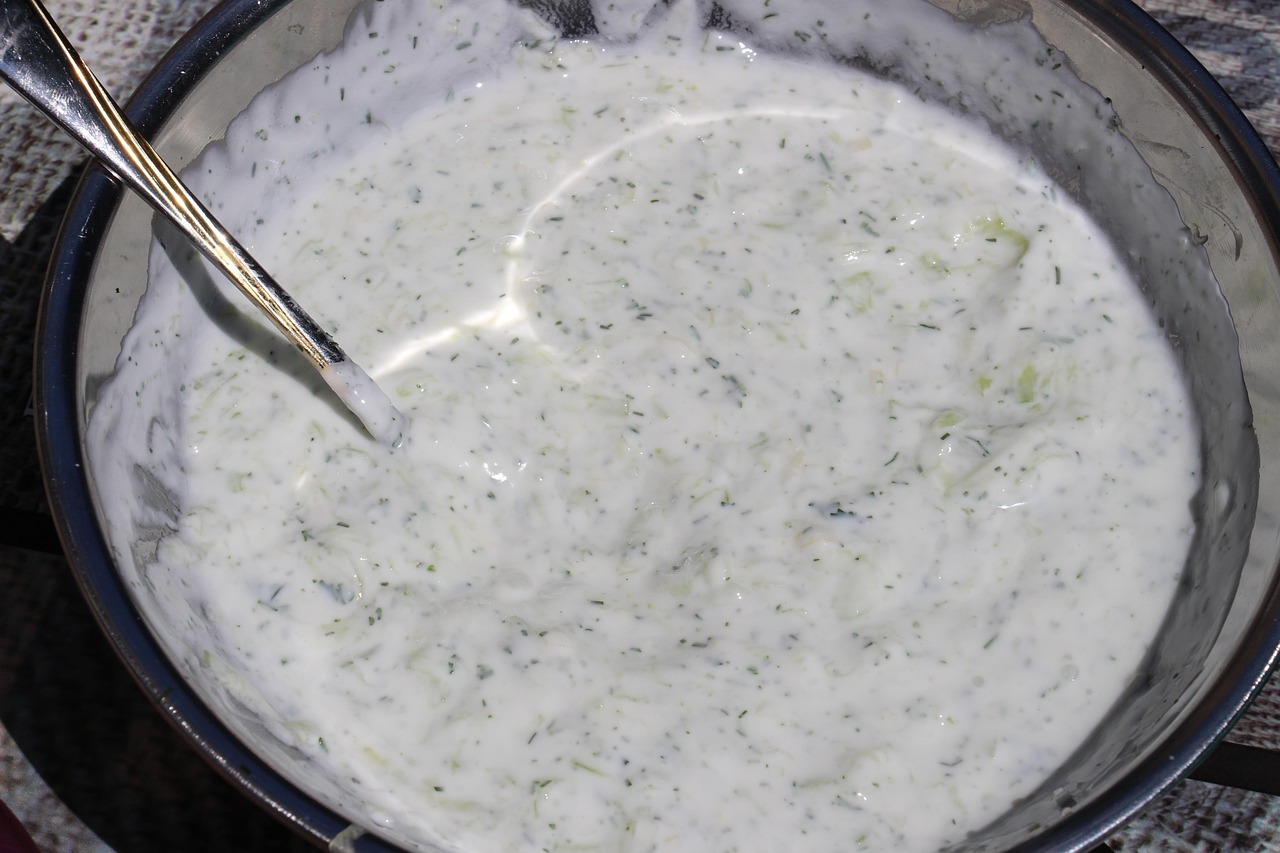 Zaziki Cacık – Türkisches Tzatziki Rezept (Erfrischend, würzig, schnell gemacht)